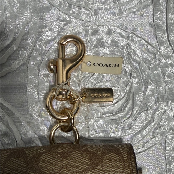 Coach Multi Attachments Case Bag Charm Leather With Gold-Tone Hardware (AirPods) - Picture 3 of 13